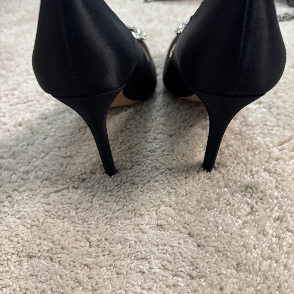 Heels - Picture 2 of 3